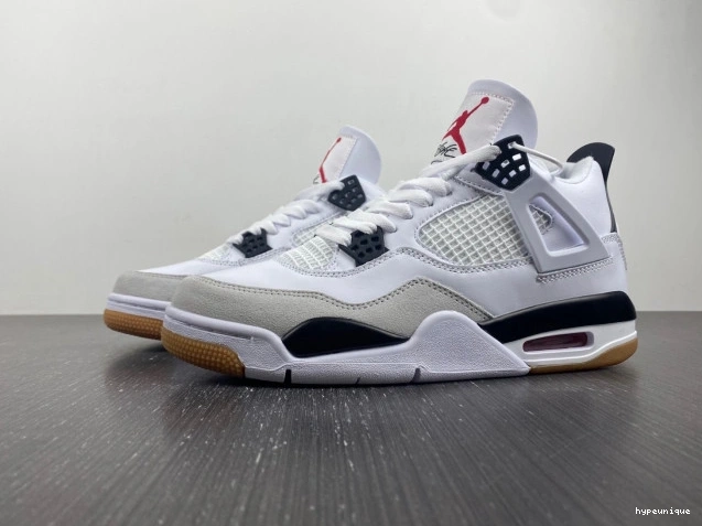 HYPE Jordan 4 DR5415-100 SB Retro 0820
